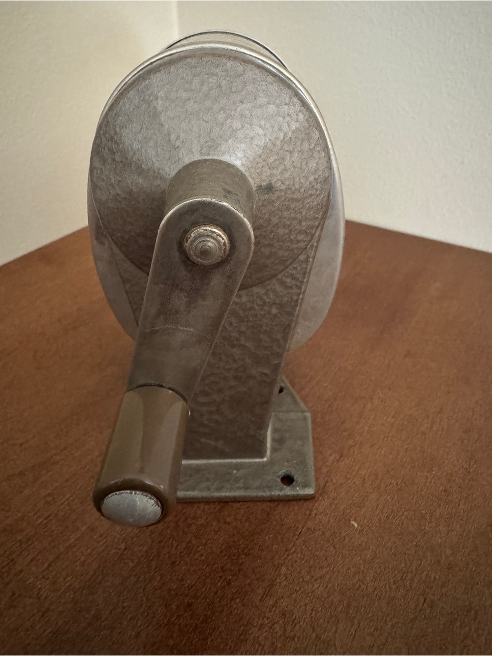 Vintage Giant APSCO Manual Pencil Sharpener - Picture 3 of 4